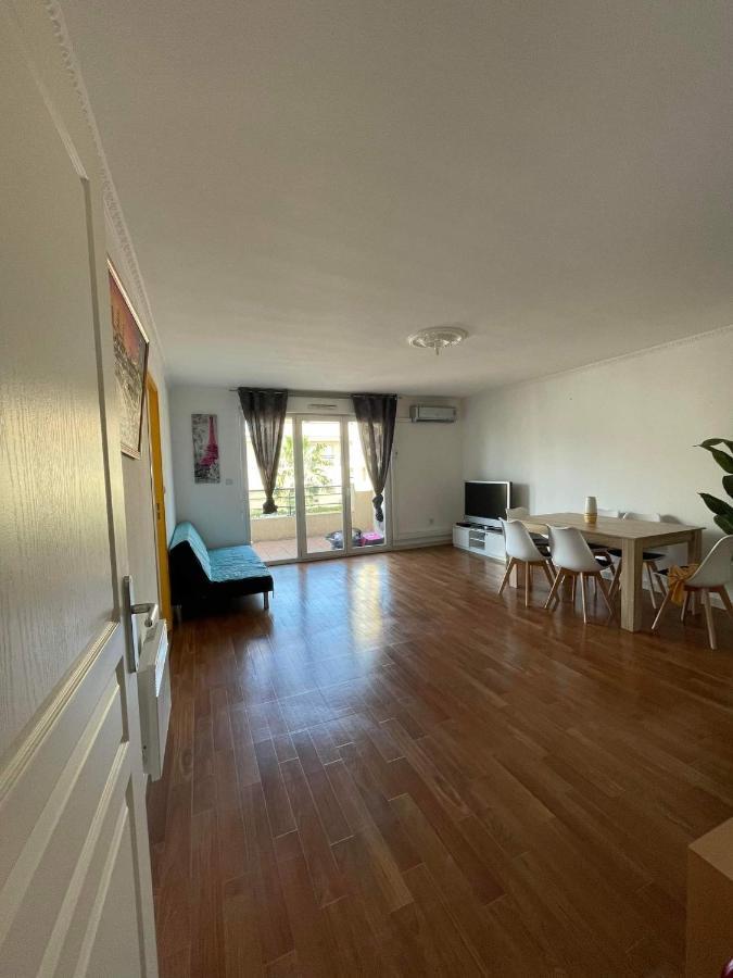 Chhun Apartment Draguignan Bagian luar foto