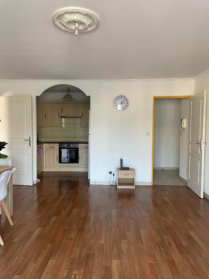 Chhun Apartment Draguignan Bagian luar foto